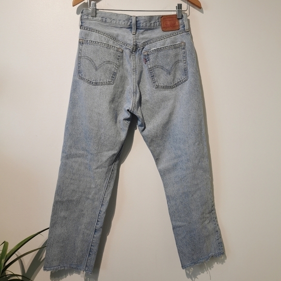 LEVI'S 501 ripped high waist boyfriend medium jeans - Picture 10 of 15